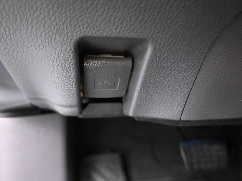 Used 2019 Toyota Camry XLE image 27