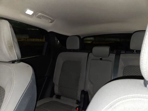 Used 2020 Ford Escape SE image 23