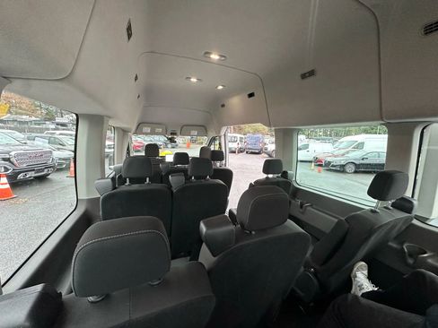 Used 2023 Ford Transit 350 XLT image 17