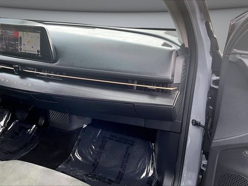 Used 2023 Nissan Ariya FWD image 26