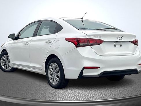 Used 2021 Hyundai Accent SE image 2