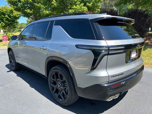 Certified 2026 Chevrolet Traverse RS FWD image 21