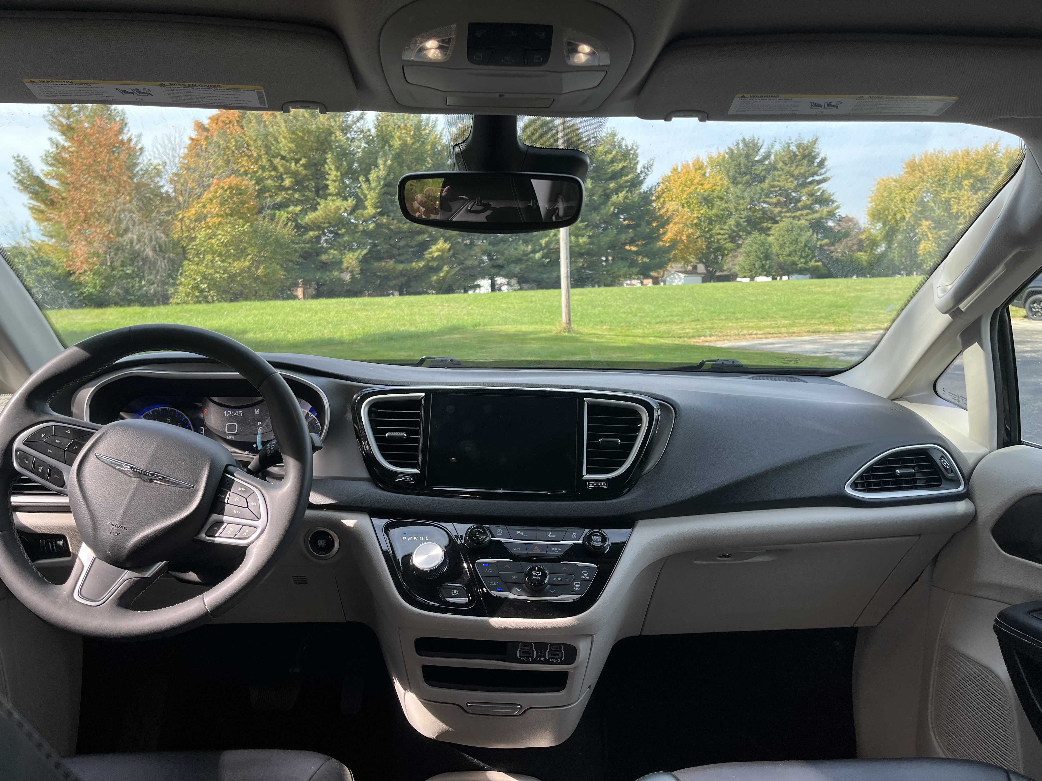 Used 2024 Chrysler Pacifica Touring-L FWD image 10