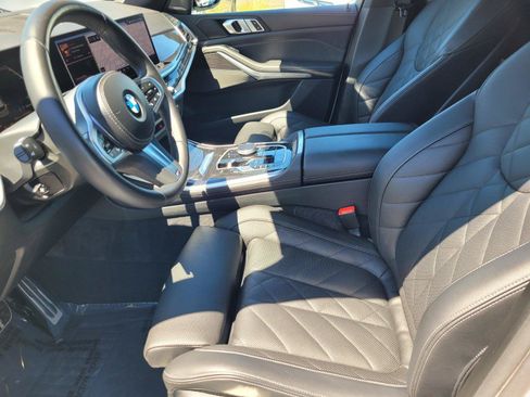 Used 2025 BMW X5 xDrive40i w/ M Sport Package AWD/4WD image 22
