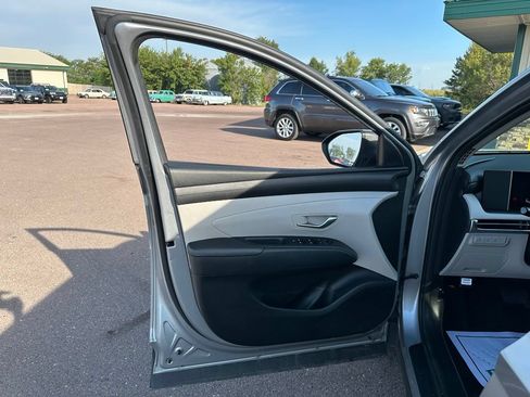 Used 2025 Hyundai Tucson SEL FWD image 11