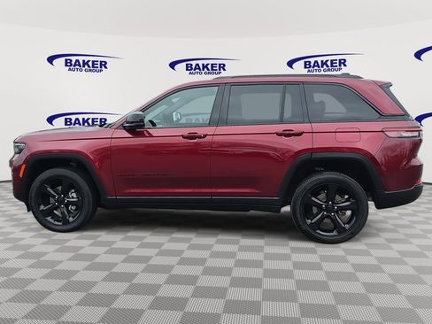 Used 2023 Jeep Grand Cherokee Altitude image 6