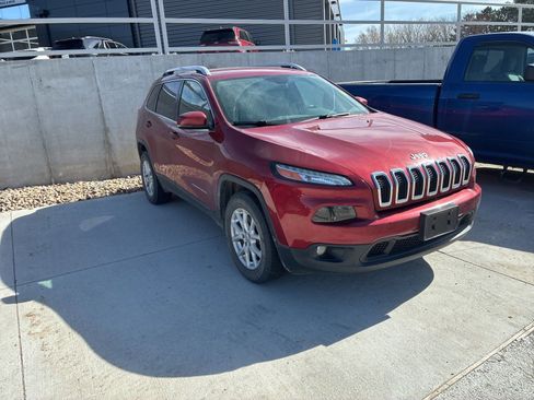 Used 2016 Jeep Cherokee Latitude w/ Safety/Convenience Group image 3