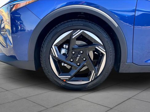 Used 2025 Kia K4 EX image 11