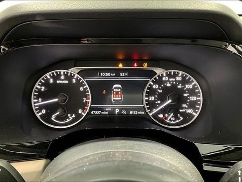 Used 2024 Nissan Pathfinder SV w/ SV Premium Package AWD/4WD image 13