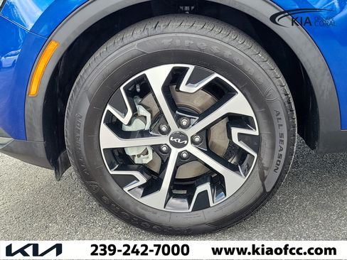 Certified 2023 Kia Sportage EX FWD image 9