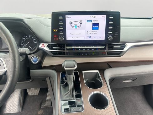 Used 2024 Toyota Sienna XLE image 14