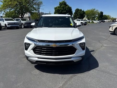 Certified 2025 Chevrolet TrailBlazer LT AWD/4WD image 2