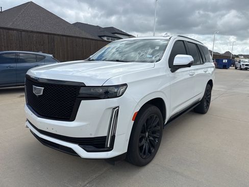 Used 2022 Cadillac Escalade Sport w/ Touring Package image 3