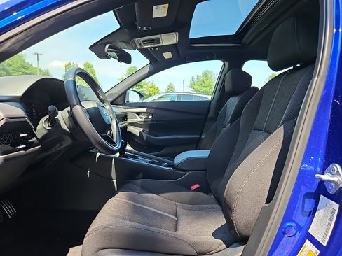 Used 2025 Honda Accord Sport image 14