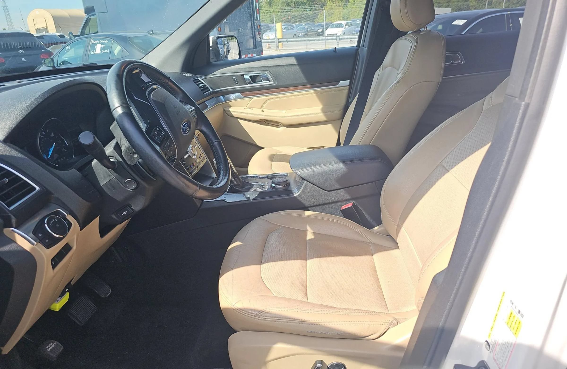 Used 2017 Ford Explorer Limited w/ Equipment Group 303A AWD/4WD image 13