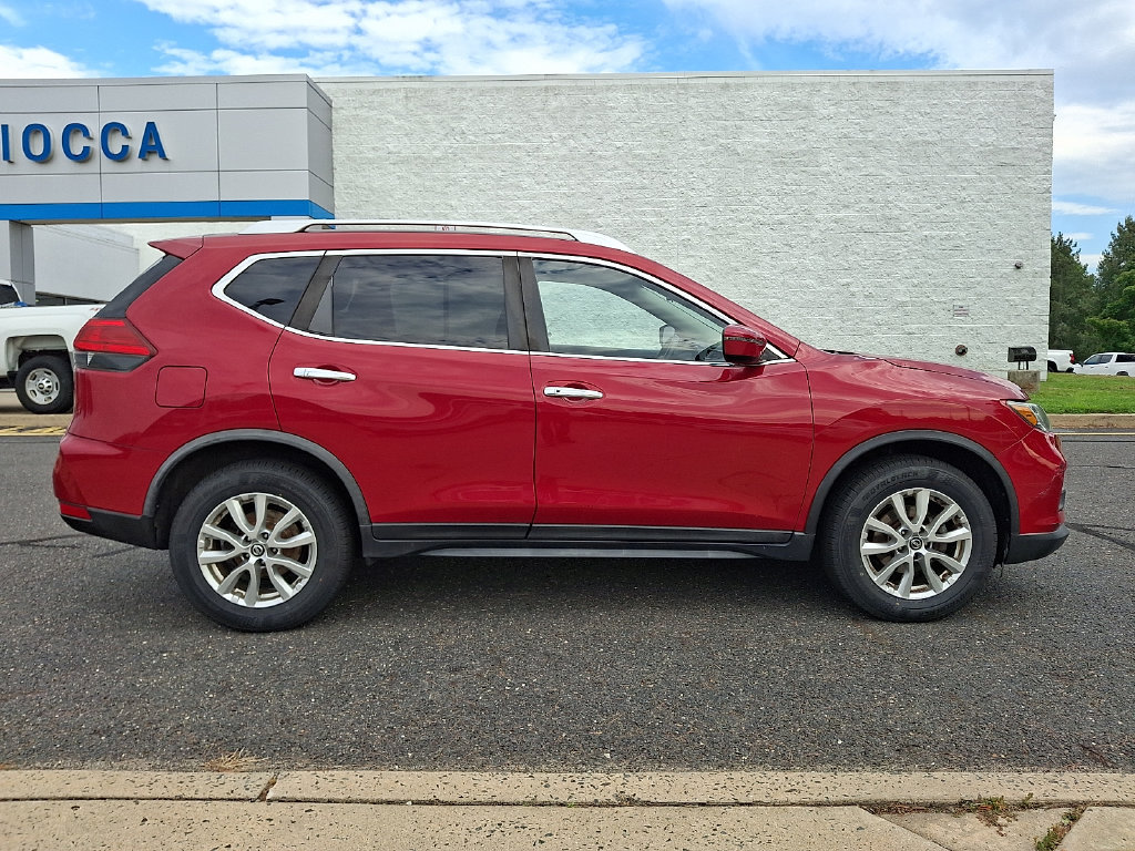 Used 2017 Nissan Rogue SV AWD/4WD image 7