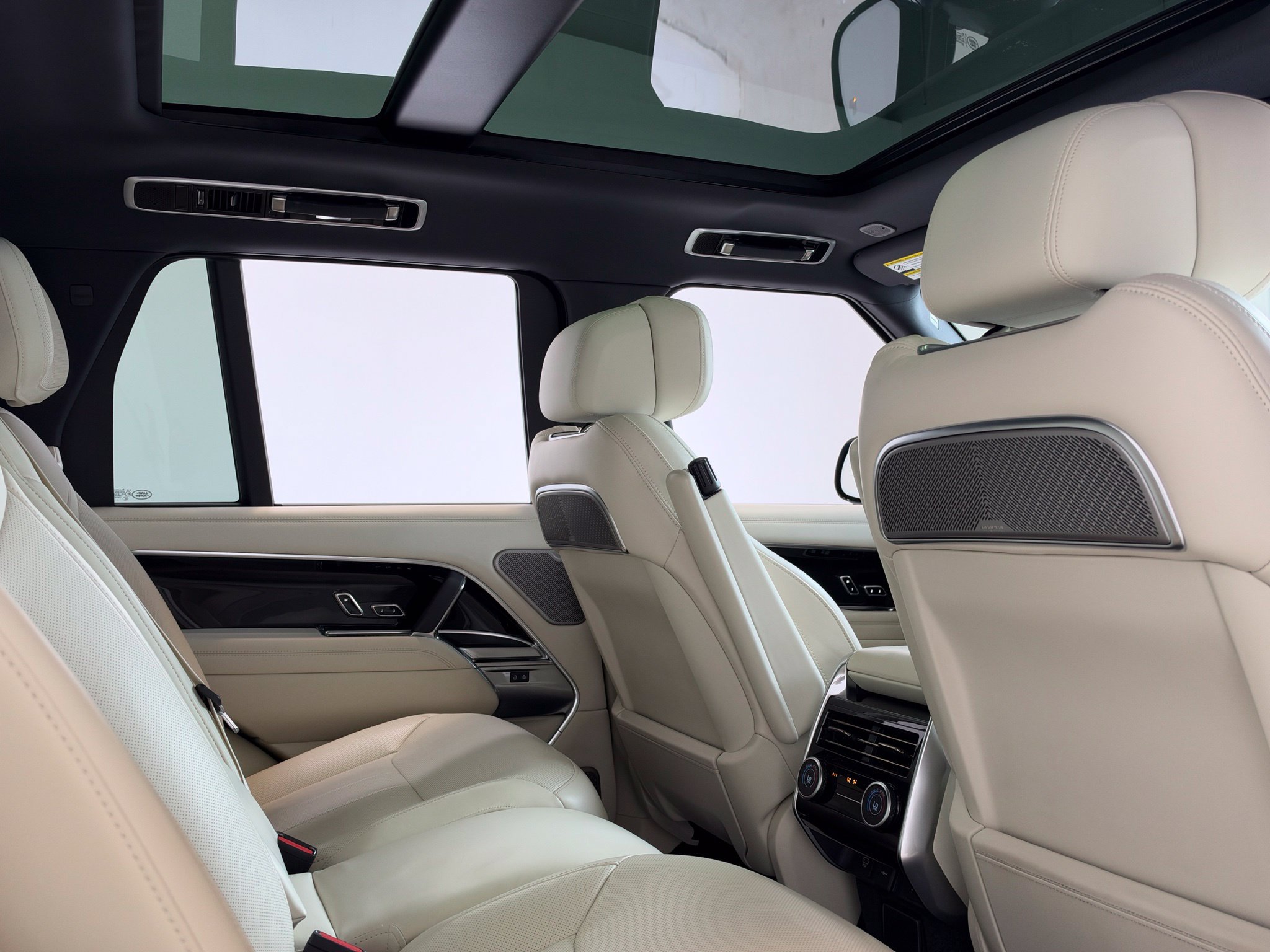 Used 2025 Land Rover Range Rover Autobiography AWD/4WD image 29