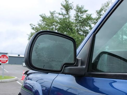 Used 2003 Chevrolet Avalanche 4x4 w/ Suspension Package, Off-Road image 8