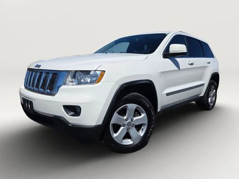 Used 2012 Jeep Grand Cherokee Laredo image 2
