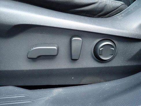 Used 2020 Subaru Outback Premium image 13