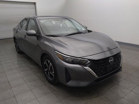 Used 2025 Nissan Sentra SV FWD image 13