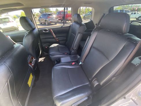 Used 2013 Toyota Highlander Limited AWD/4WD image 23