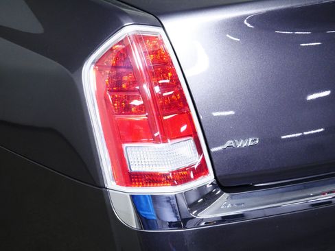 Used 2014 Chrysler 300 AWD w/ Driver Convenience Group image 17
