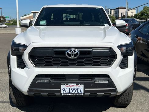 Certified 2024 Toyota Tacoma TRD Off-Road AWD/4WD image 2