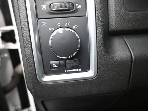 Used 2022 RAM 1500 Classic SLT image 21