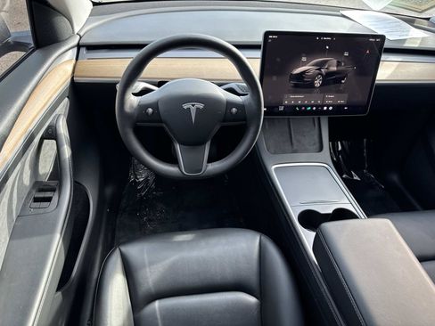 Used 2023 Tesla Model Y Long Range image 8