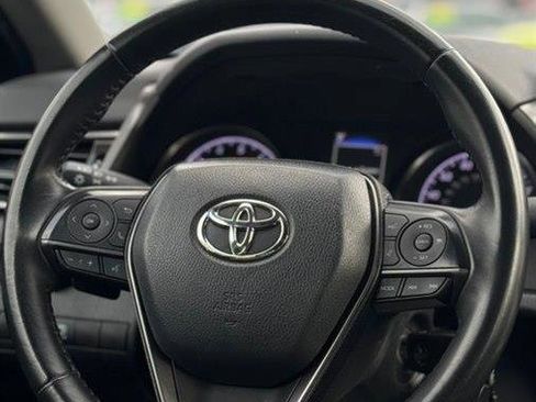 Used 2024 Toyota Camry SE image 11