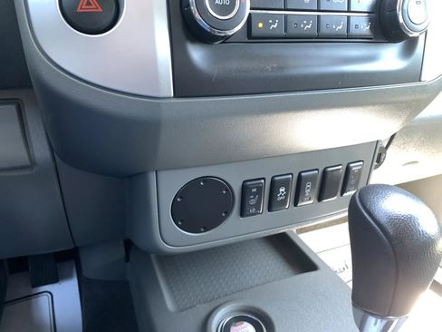 Used 2020 Nissan Frontier SV w/ Midnight Edition Floor Mats RWD image 16