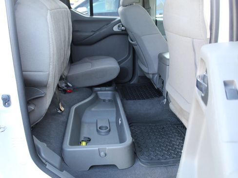 Used 2019 Nissan Frontier SV AWD/4WD image 16