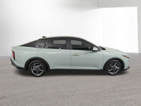 New 2025 Kia K4 LXS image 38