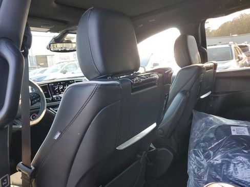 New 2026 Chrysler Pacifica Limited w/ Uconnect Theater Family Group image 12