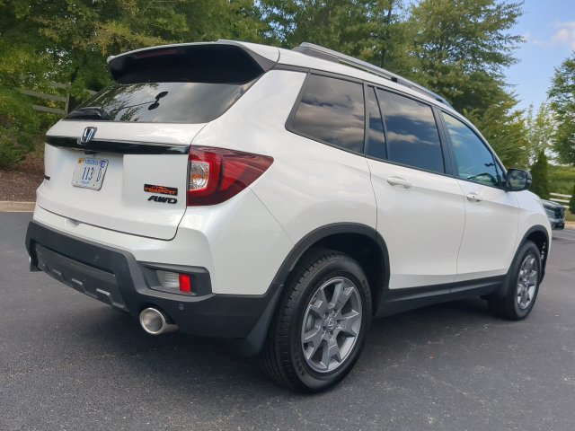 Used 2025 Honda Passport TrailSport image 4