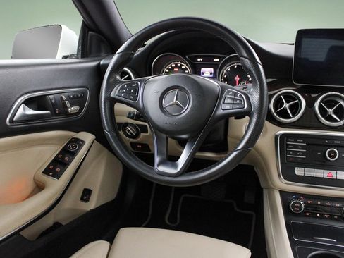 Used 2018 Mercedes-Benz CLA 250 image 18