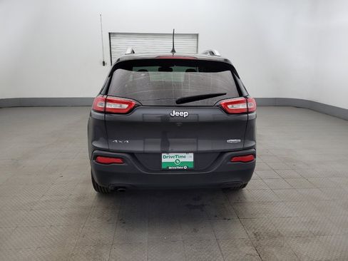 Used 2016 Jeep Cherokee Latitude w/ Cold Weather Group image 6