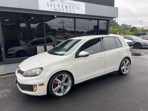 Used 2014 Volkswagen GTI Wolfsburg Edition image 3