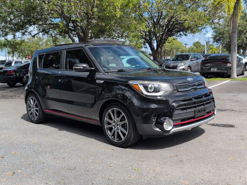 Used 2018 Kia Soul ! w/ Tech Package image 1