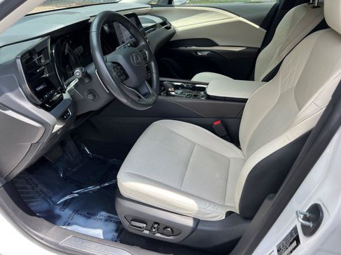 Used 2024 Lexus RX 350 FWD w/ Technology Package image 9