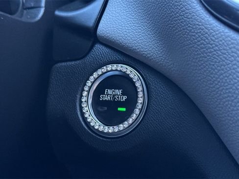 Used 2020 Chevrolet Equinox LS image 27