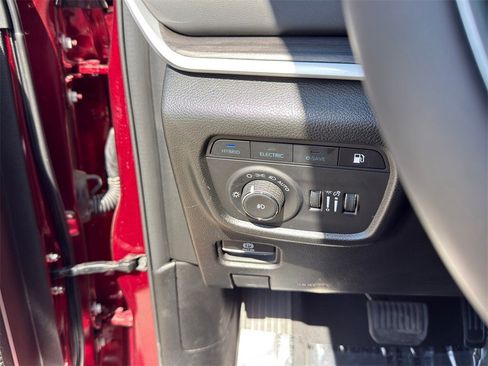 Used 2024 Jeep Grand Cherokee Limited 4xe w/ Luxury Tech Group II image 25