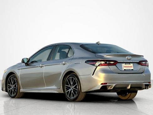 Certified 2023 Toyota Camry SE image 3