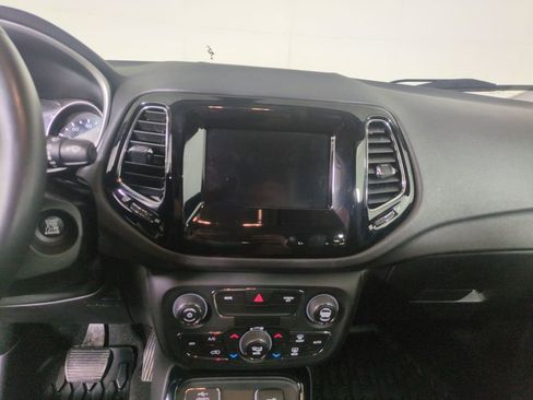 Used 2020 Jeep Compass Latitude image 20