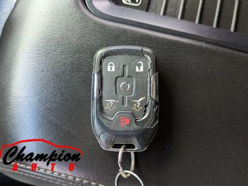 Used 2018 Chevrolet Suburban Premier AWD/4WD image 37