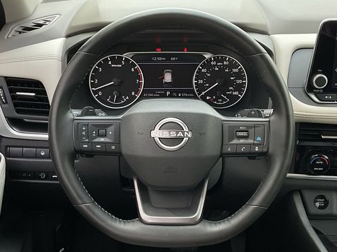 Used 2025 Nissan Rogue SV image 21