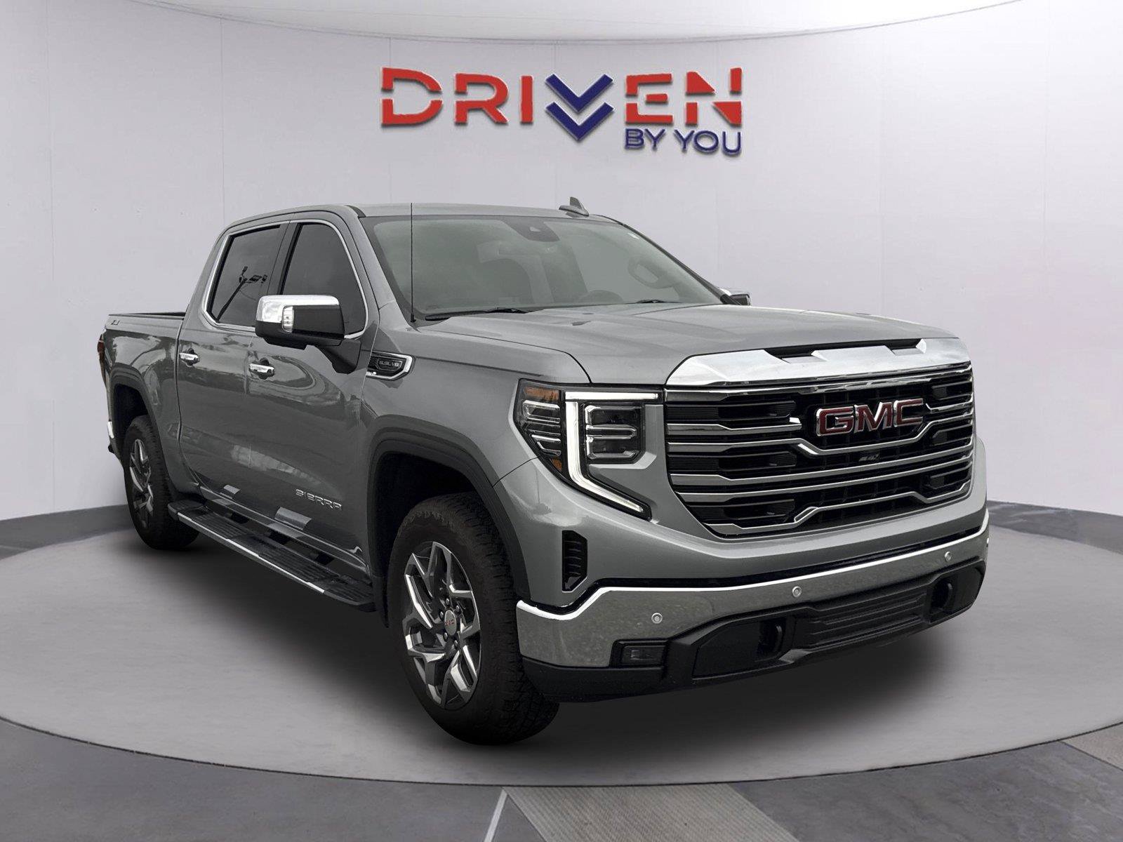 Used 2025 GMC Sierra 1500 SLT w/ SLT Premium Plus Package AWD/4WD image 2