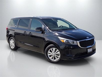 Used 2018 Kia Sedona LX w/ LX Essentials Premium Package