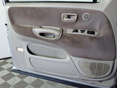 Used 2002 Toyota Tundra SR5 image 9